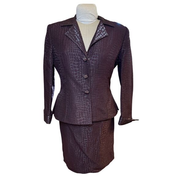 High Point Women’s Suit 2-Piece Burgundy Reptile Jeweled Buttons Sz. 12 Career - Picture 1 of 12